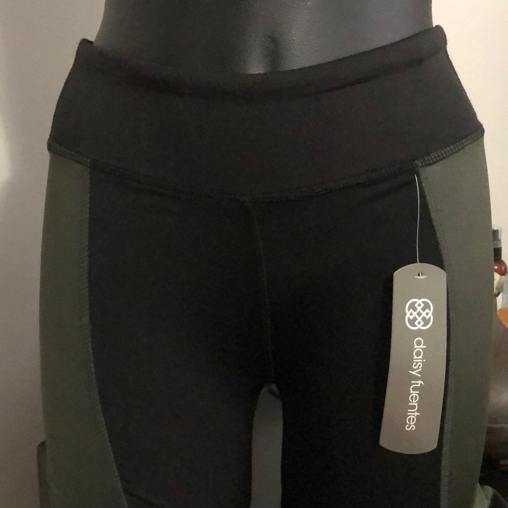 🔥SALE DAISY FUENTES FIT CAPRIS